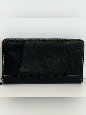 Roots Canada Genuine Leather Wallet 9 inch Long Mint Condition Zip Around